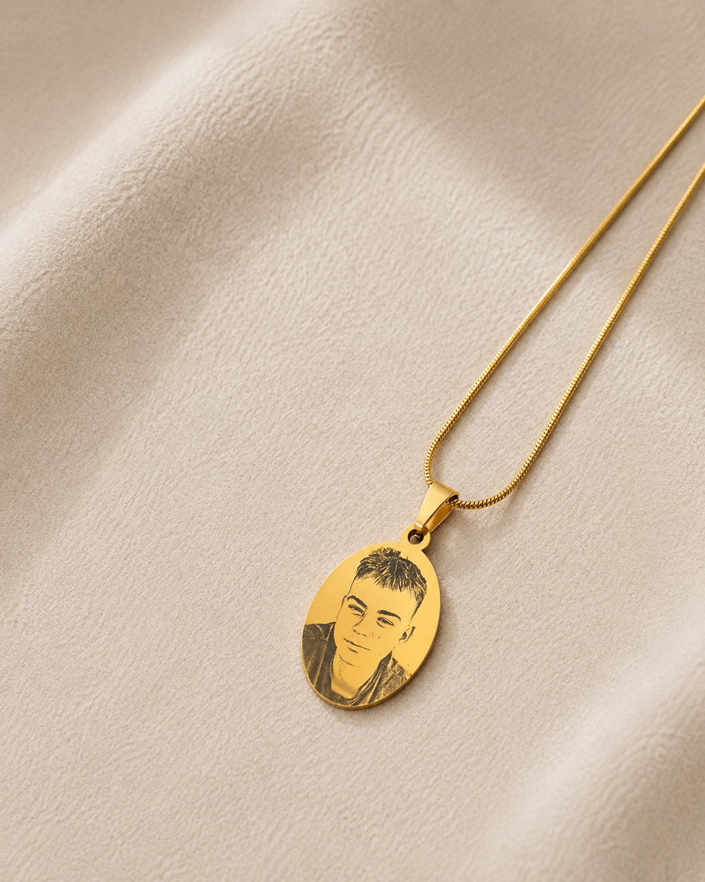 Ovalni medaljon